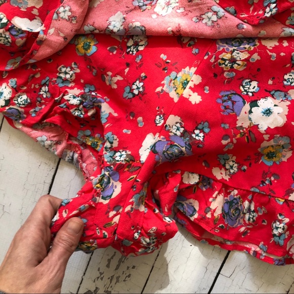 NWOT Free People Red Ruffle Floral Shorts - Picture 4 of 5